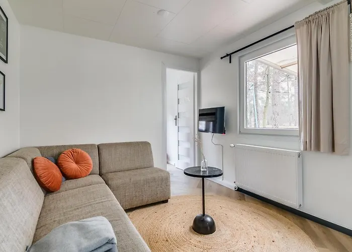 Cosy 4 Pers Midden In Bos Op De Veluwe