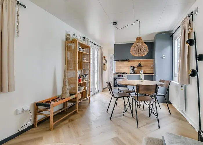 Cosy 4 Pers Midden In Bos Op De Veluwe Chalet